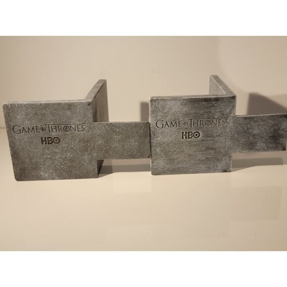 Game of Thrones House of Stark Direwolf Bookends HBO Dark Horse Collectible Gray - Picture 12 of 12